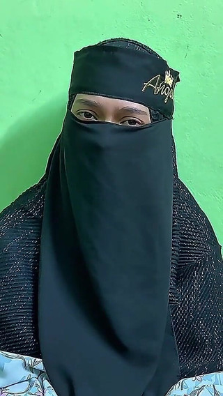 بهابهي ماذا تفعل؟ أنا أشاهد كل شيء