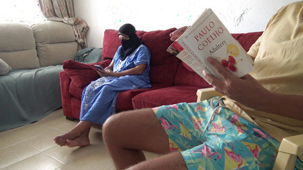 مصر شارموتا أخت تحصل على شاعر كبير من أخي غير شقيق منحرفة