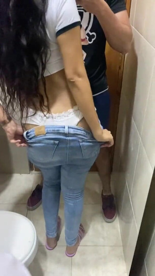 الجنس العربي صاحب الديك الكبير يملأ فمي وكس بلدي