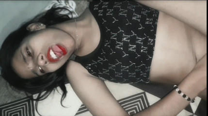 ابنة زوجي تدرك أنني أستمني بجانبها ولا أستطيع أن أصدق رد فعلها