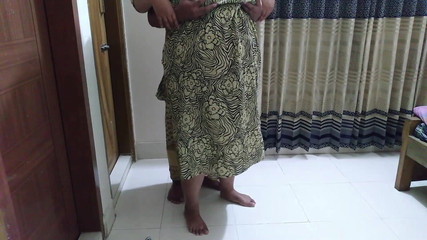 الحمار الكبير المصري وأثداء ضخمة، BBW الساخنة ستيبونتي تجتاح الغرفة عندما يمارس الجنس مع جارها الرجل ويعطي نائب الرئيس في مؤخرتها - مسلم