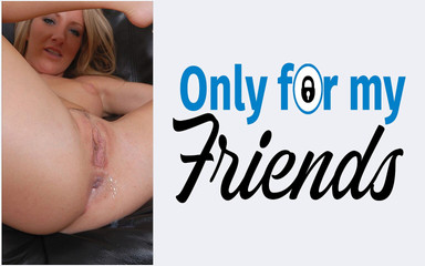 الجنس بين الأعراق مع باربي كامينغز وقحة ذات الشعر الخفيف تحصل على مارس الجنس من قبل الديك الأسود الكبير