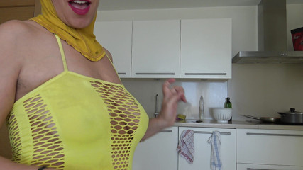 زوجة الديوث العربية كلام قذر للغاية - الجنس العربي الحقيقي