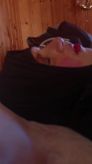 خرج زوجي، وجاء صديقي. الجنس السريع والكثير من الحيوانات المنوية. فيديو تم تصويره بشكل عفوي.