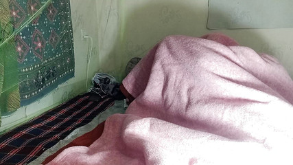 لقد بدأت سخيف بلدي ستيبونتي الكذب وحده في الغرفة