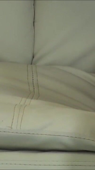 شاهد صوفيا كوتشي وهي تمارس العادة السرية مباشرة على الويب