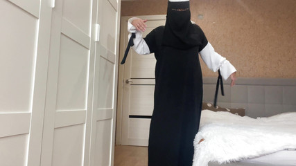 العربية مع كبير الثدي الرقص و استمناء بوسها ضيق