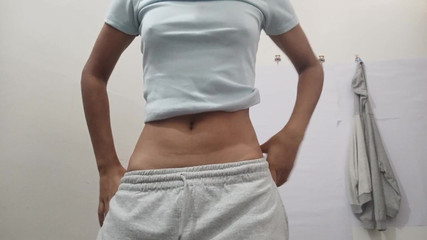 فتاة بنجلاديشية يستمني