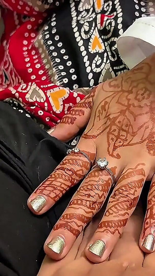 عندما يعرض طالبي المثير أن يمارس الجنس معي سراً