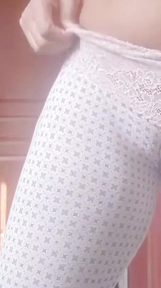 الاستمناء في جوارب طويلة